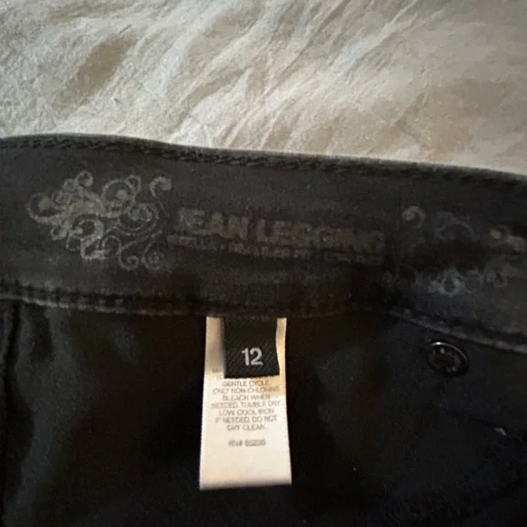 Express Black skinny jeans; Size 12 - Picture 2 of 3